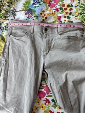English Laundry Men’s Straight Jeans in Light Taupe